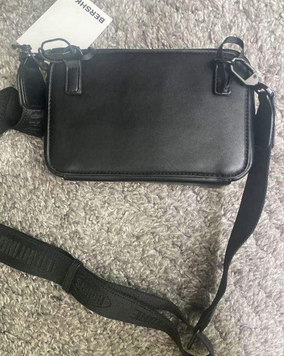 Мъжка чанта от bershka