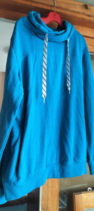 Продавам мъжки суитчер