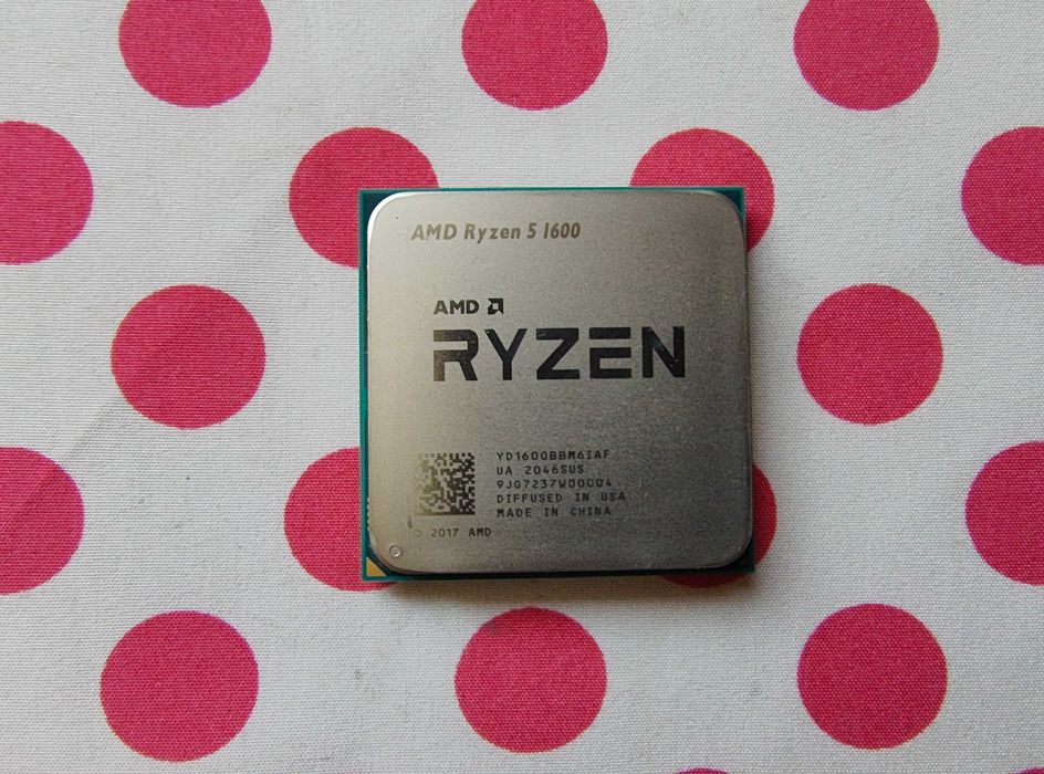 Procesor AMD Ryzen 5 1600 3.2GHz, socket AM4, pasta cadou.