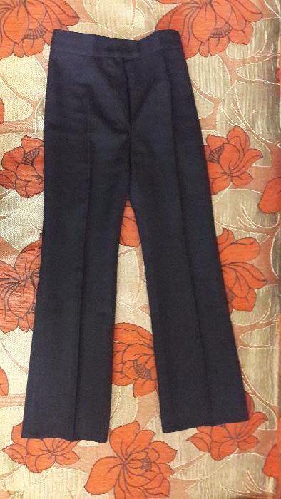 Продам школьную одежду