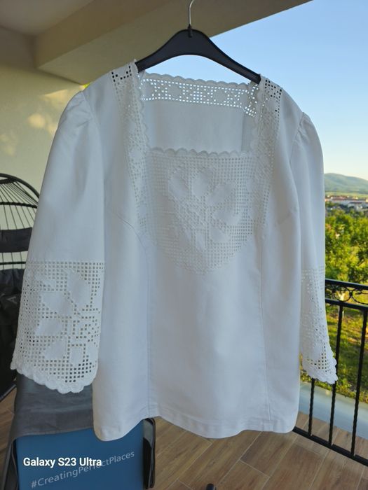 Costum cusut cu ciur