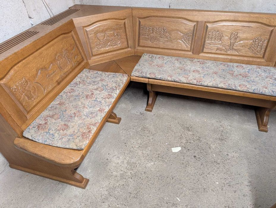 Масивен кухненски ъгъл в комплект с маса и столове, дърворезба