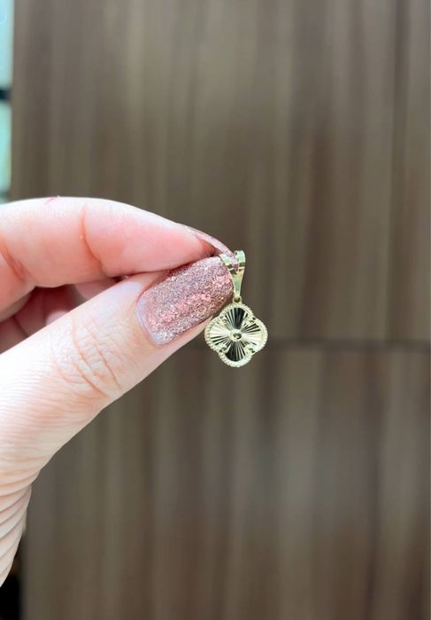 Золотой красивый кулон. Золото 585 Есть доставка.