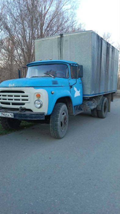 продам три зила два  самосвала и будку