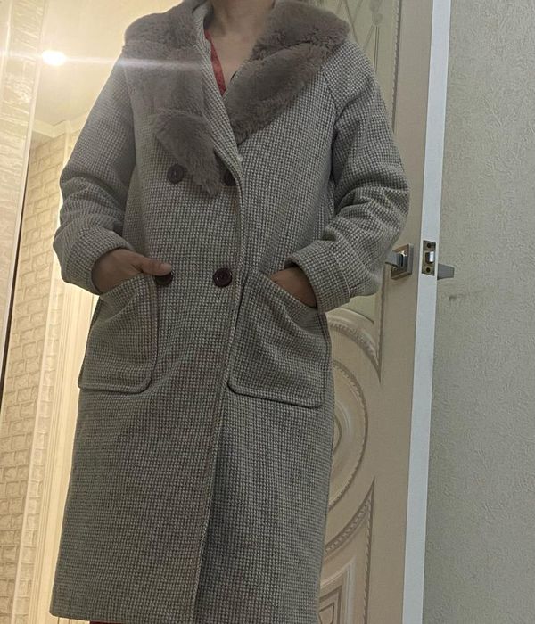 Продается демисезонное  пальто