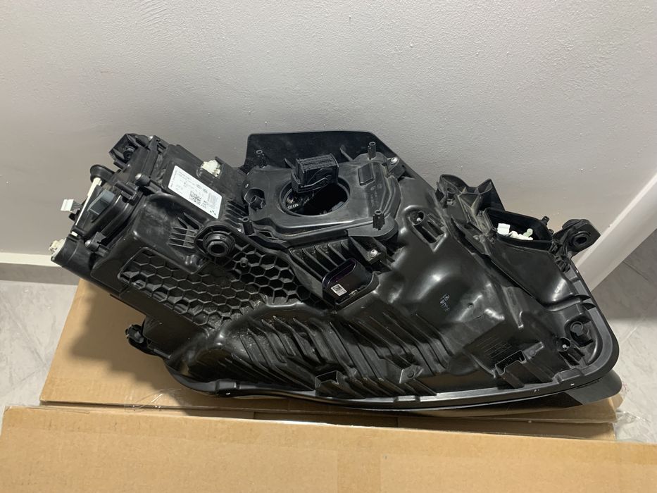 Far stanga VW Touareg 3 CR7 Full LED Matrix Origine Europa