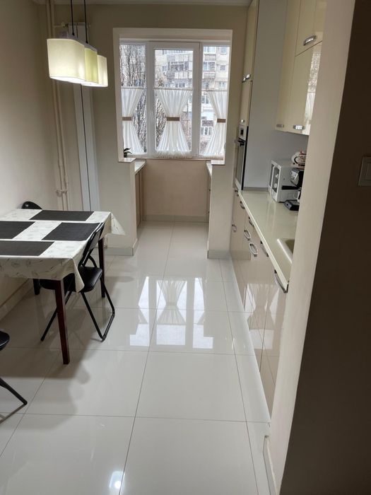 Vand apartament 3 camere B-dul Dacia