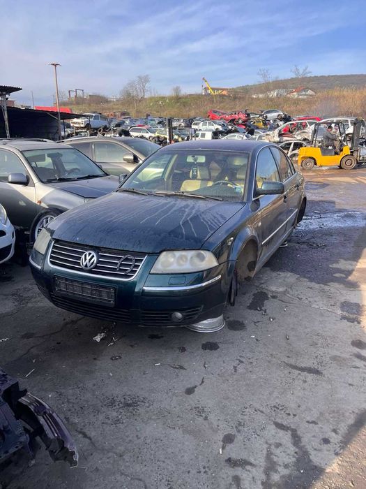 Фолксваген Пасат 2.5 дизел 2001 година на части