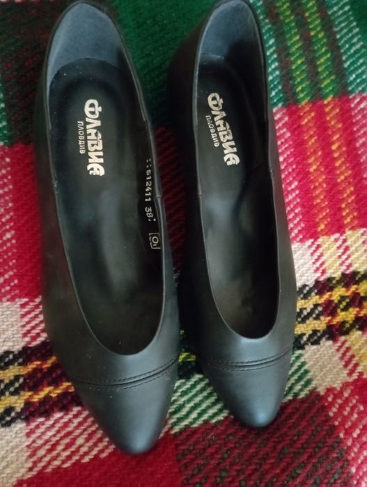 Продавам нови обувки - дамски