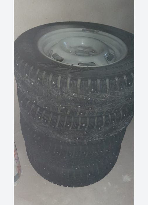 Продам зимние шины с дисками