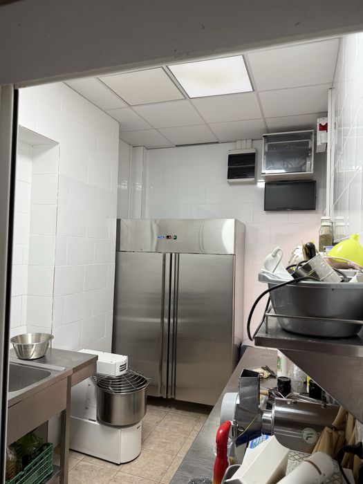 Inchiriere Spațiu comercial complet utilat, pizzerie