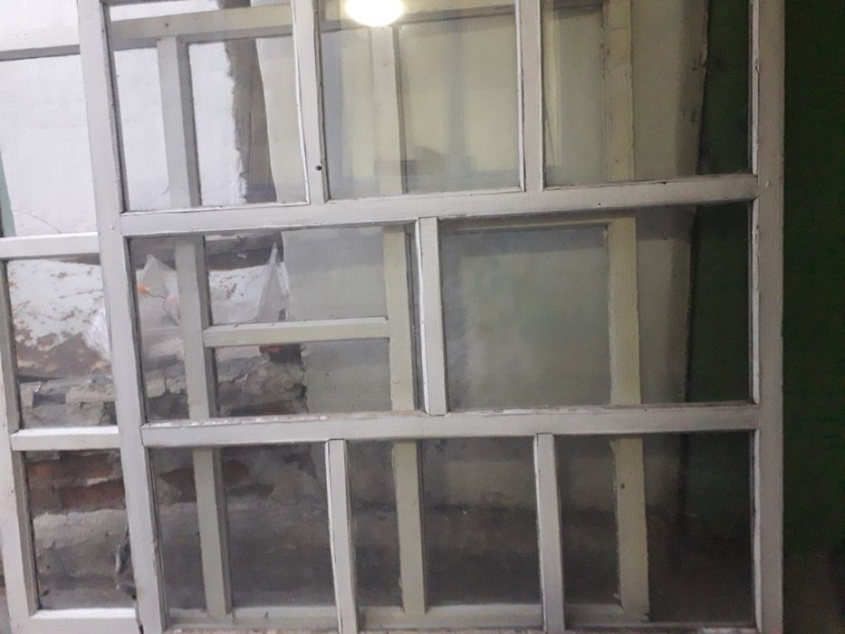 Продам оконные рамы со стёклами 4 штуки.