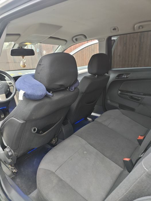 Vând Opel Astra h break 1.9 2006