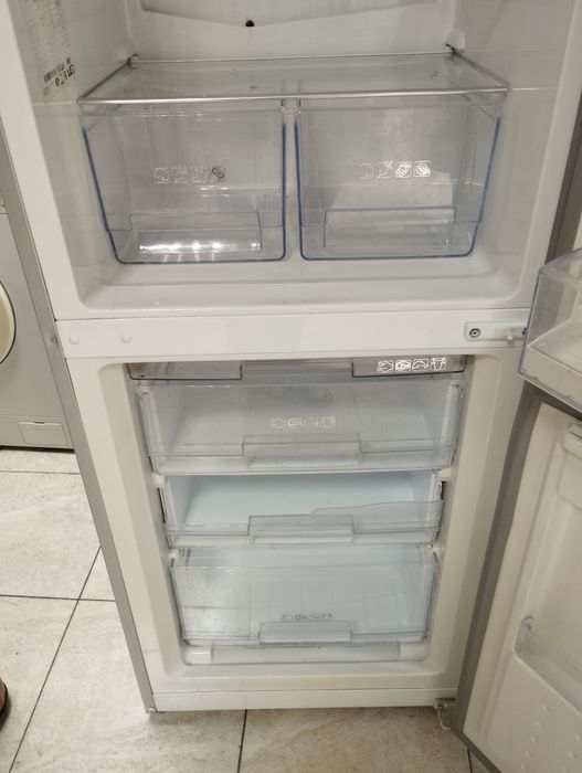 Холодильник марка ARG