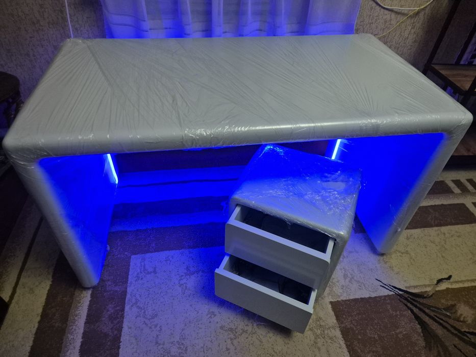Стол для imac, macbook
