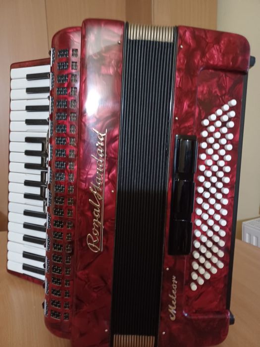 Vand acordeon in stare buna