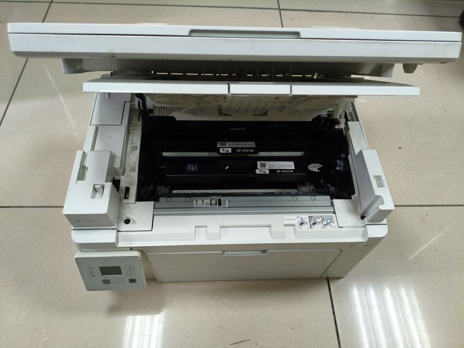 Продам принтер HP m130a.