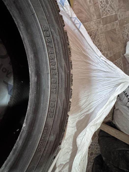 Срочно продам зимние шины