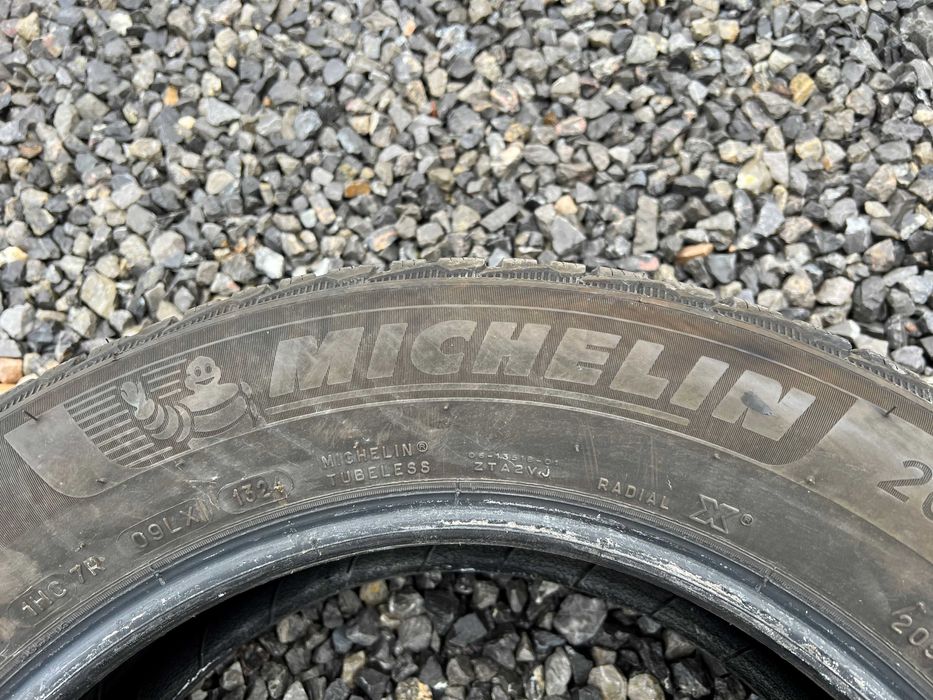 Продавам 4бр. зимни гуми Michelin Pilot ALPIN5 205/60/16 96H DOT1324!