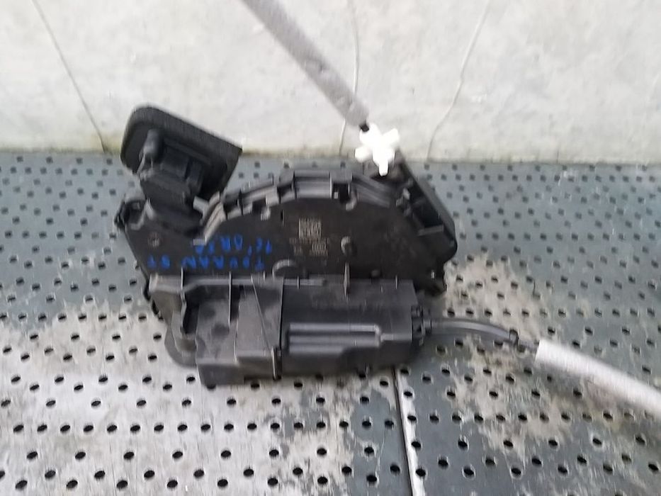 Broasca usa dreapta spate vw touran 3 a6e5ta839016e
