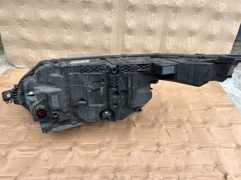 Far stanga / dreapta  Land Rover Velar J8A213W029EF J8A213W030EF