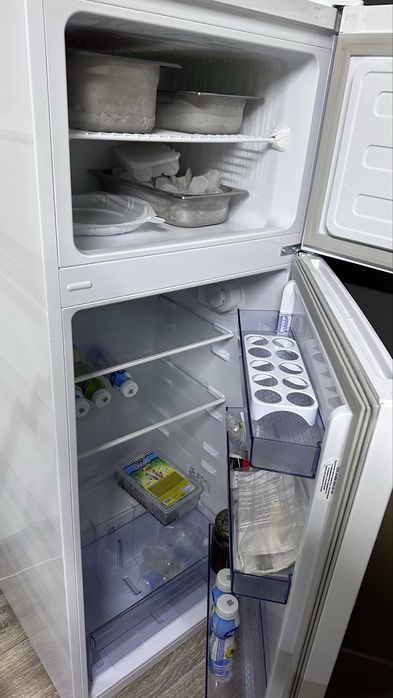 Холодильник двухкамерный