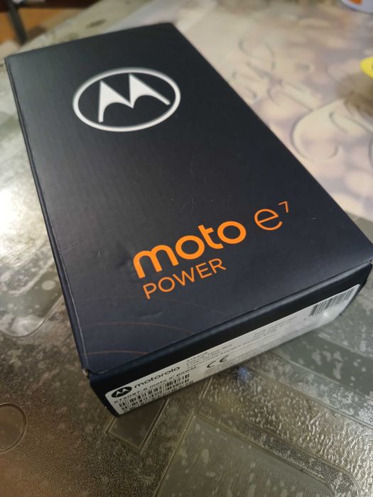 Motorola E7 power с пукнат дисплей