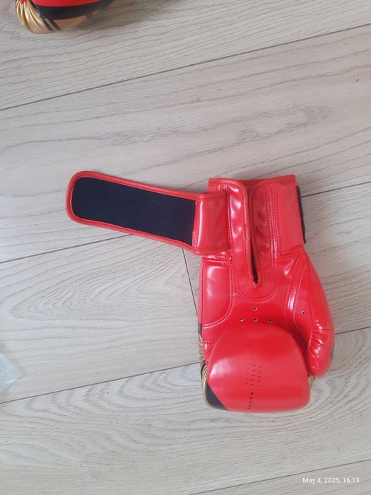 Боксовите ръкавици