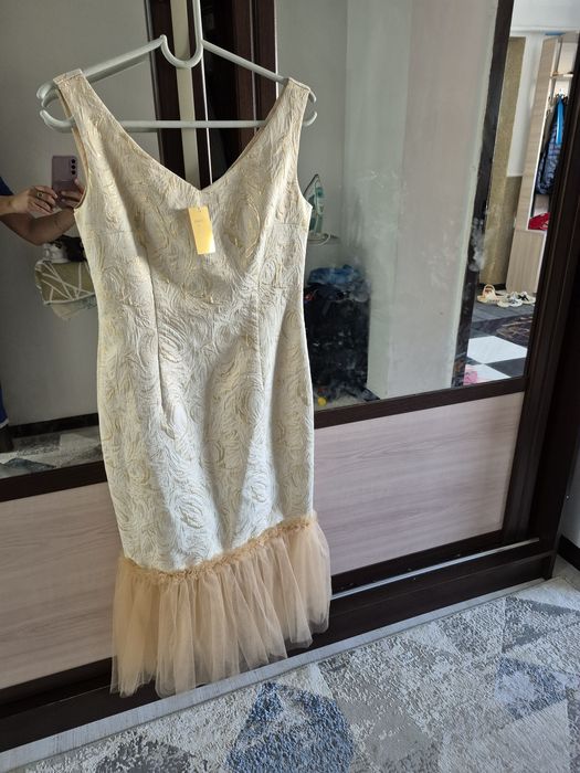 Продается Платье новое