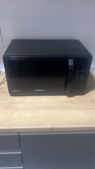 Vand mobilier baie si obiecte sanitare