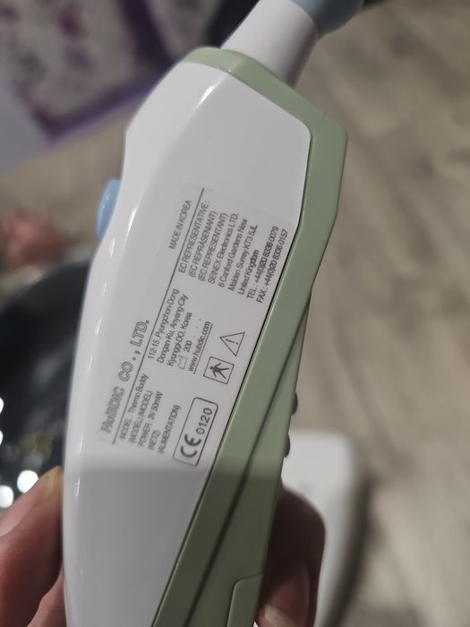 Чисто нов инфрачервен термометър