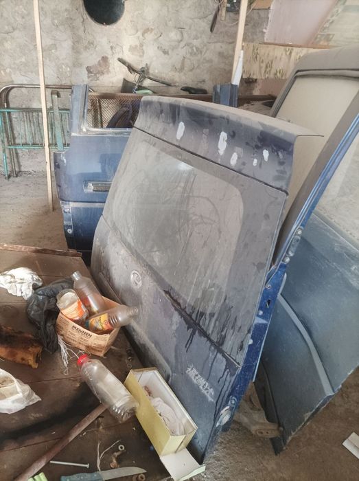 Changan orqa bagaj eshigi