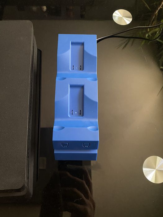 Ps 4 slim+два джойстика+ игри