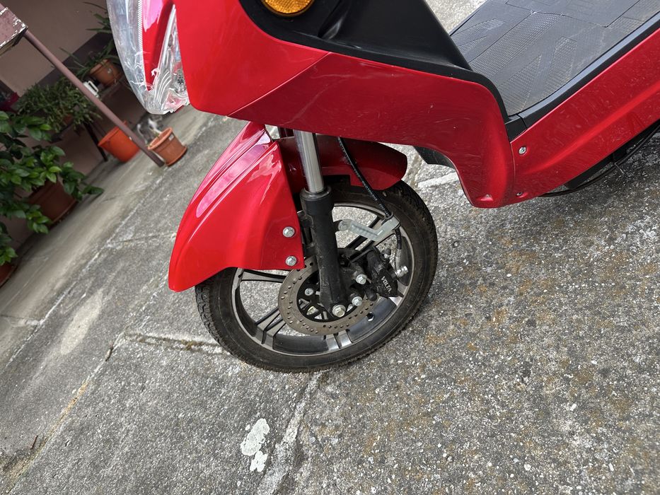 Scuter electric Voltarom