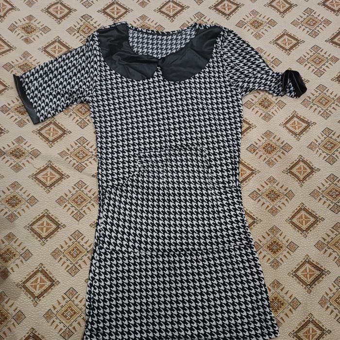 Къса рокличка с якичка