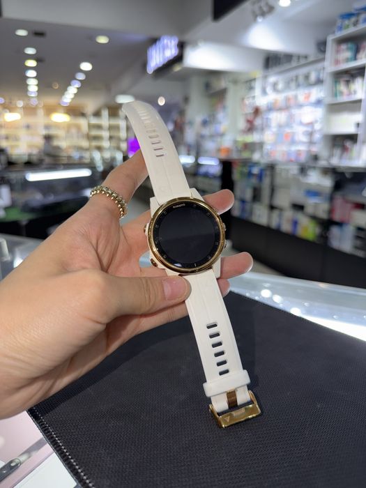 Часы Garmin Fenix 5s Plus