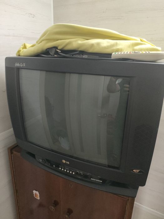 Продам Телевизор lg