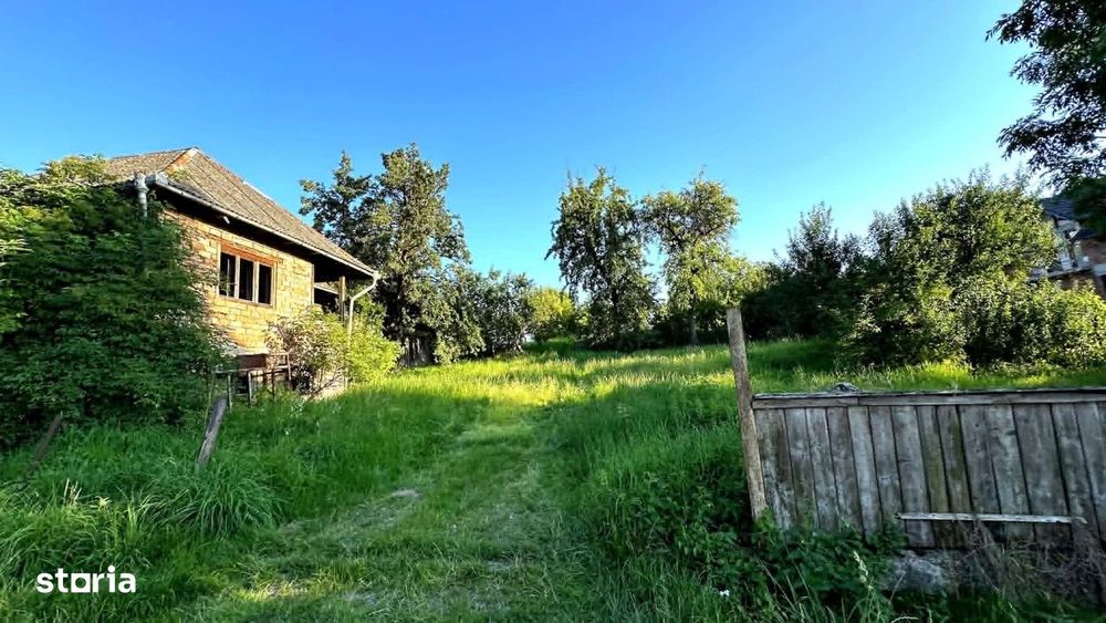 Vând teren intravilan cu casă în construcție, Bârsana, Maramureș