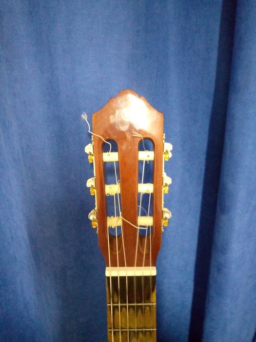 Гитара YAMAHA с40