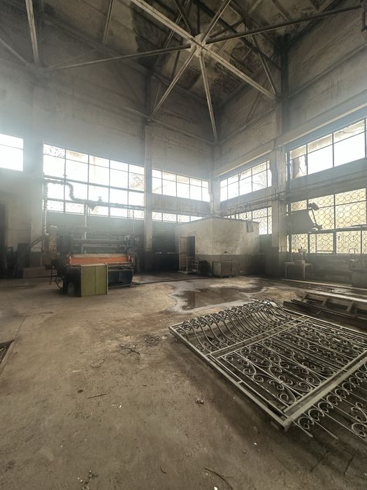 Сдам в аренду помещение под производство имеется кран-балка. 950 кв.м