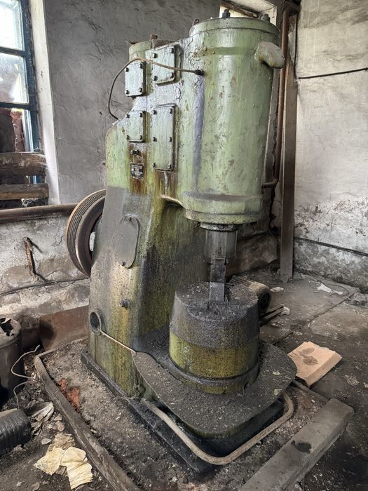 Продам молот кузнечный