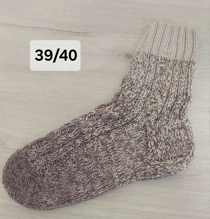 Șosete tricotate manual