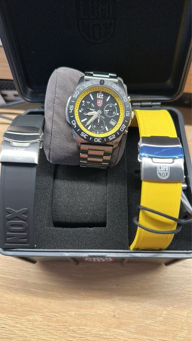Часовник Luminox 2025