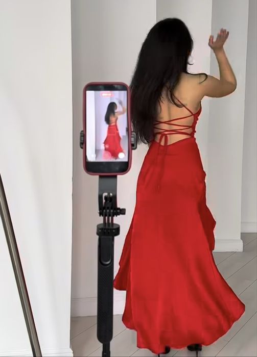 Платье красная новая