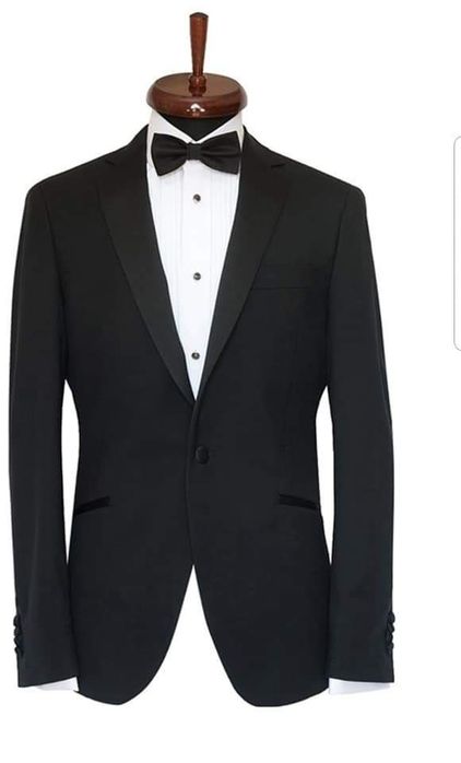 Vind costume bărbați