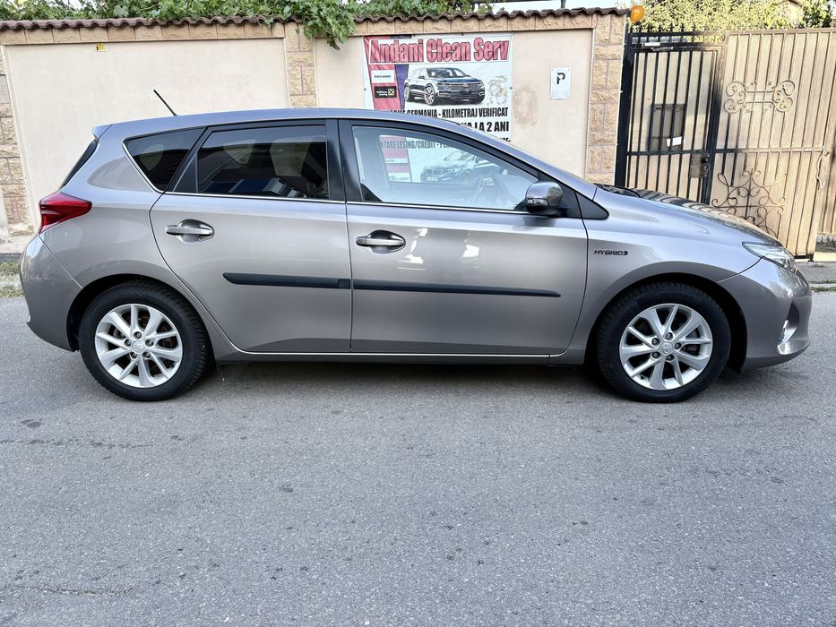 TOYOTA Auris 2015 — imagine 3