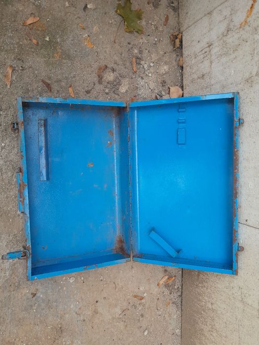 Cutii/genti de plastic si metal, de la scule electrice