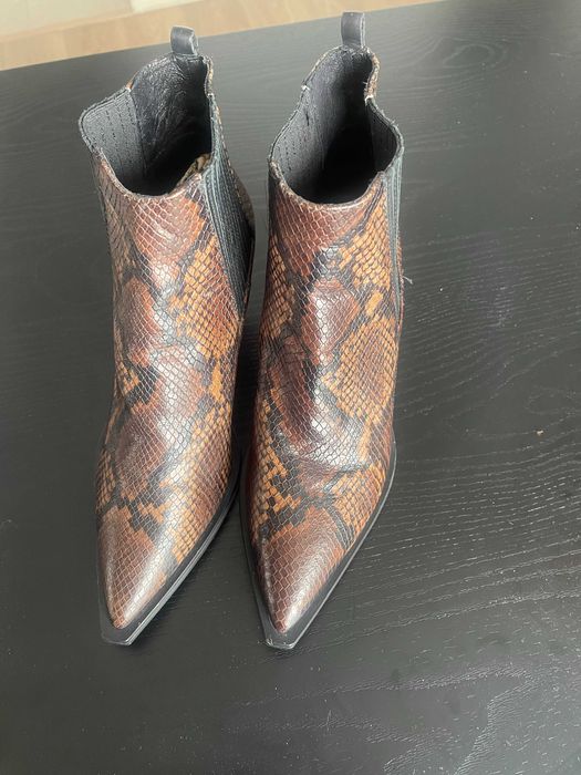 Botine tip cowboy de piele sarpe made in Italy