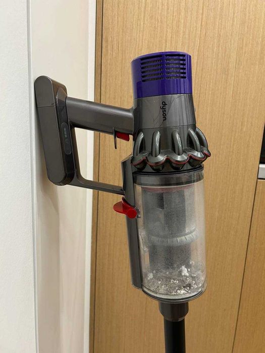 б/у Dyson V10 Absolute Deluxe