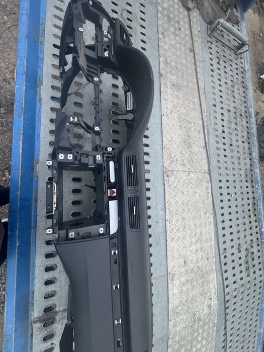 Plansa coaja bord neagra vw passat b6 b7 CC centuri airbag.